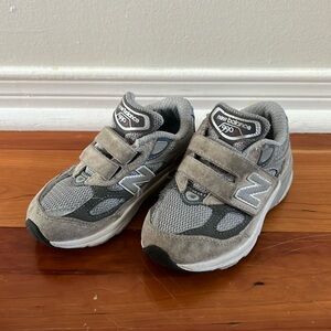 New Balance 990v6 Hook and Loop